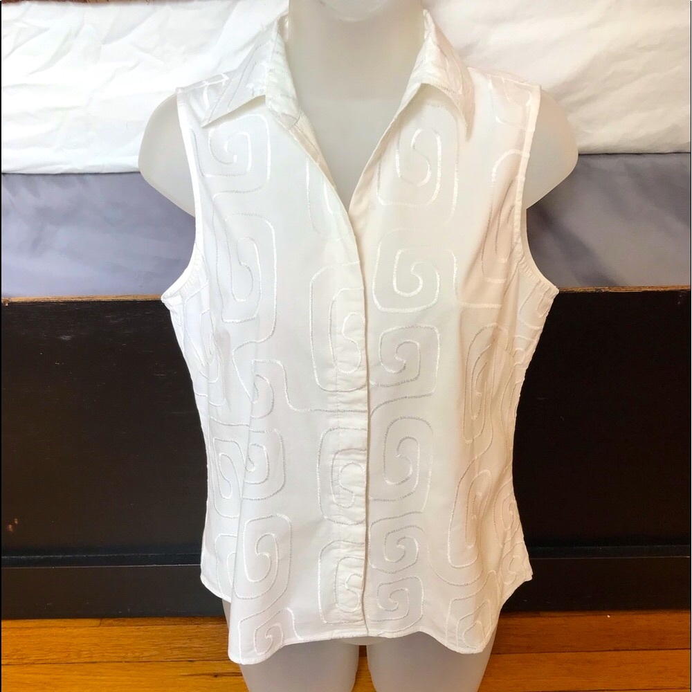 e•col•o•gie White Embroidered Swirl Sleeveless Blouse | Hidden Placket | Vintage